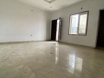 A Very Luxury and Massive Studio Apartment