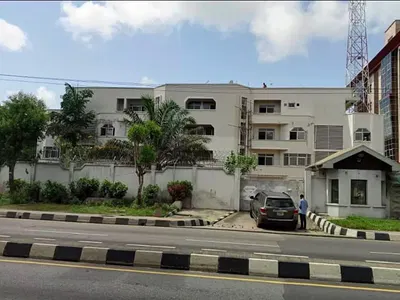 4 Floors Office Spaces Lease