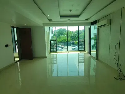 Serviced 3 Bedroom Flat with BQ, Fitted Kitchen, Ensuite Rooms