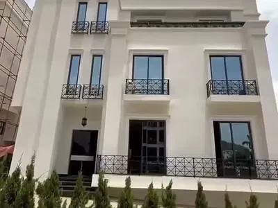7 Bedroom Fully Detached Duplex