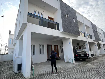 Clean 2 Bedroom Terrace with Extra One Room BQ