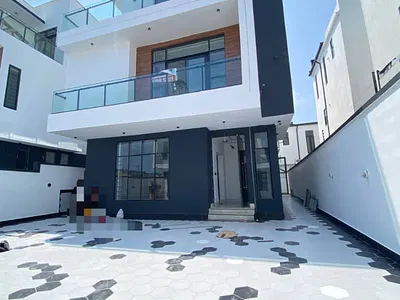 A Capacious 5 Bedroom Fully Detached Duplex with BQ -