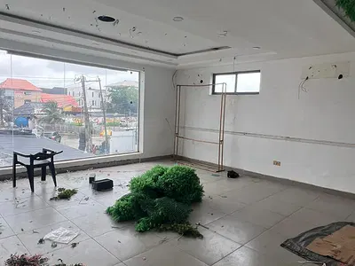Shop Spacious Measuring 35 SQM
