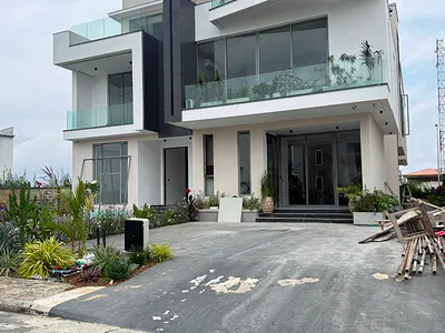 Beautifully Built 4 Bedroom Semi Detached Duplex