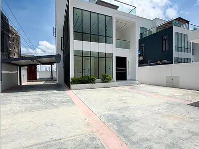 Beautifully Crafted 5 Bedroom Detached Duplex +BQ, Gym, Cinema, Rooftop
