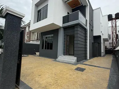 4 Bedroom Fully Detached Duplex
