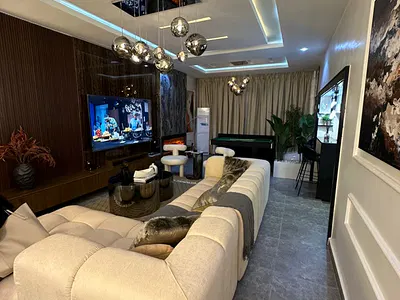 One Bedroom with Snooker