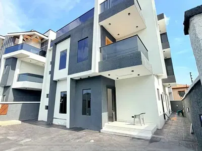 Newly Built 5 Bedroom Fully Detached Duplex with a BQ