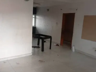 Decent 2 Bedroom Flat Upstairs