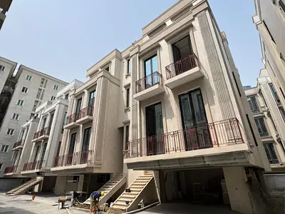 Beautiful Well Built 2 Bedroom Apartment