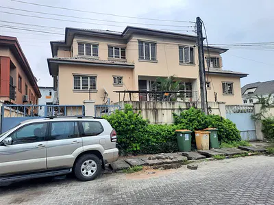Well Maintained Five Bedroom Semi Detached Duplex