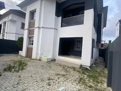Massive 4bedroom Fully Detached Duplex