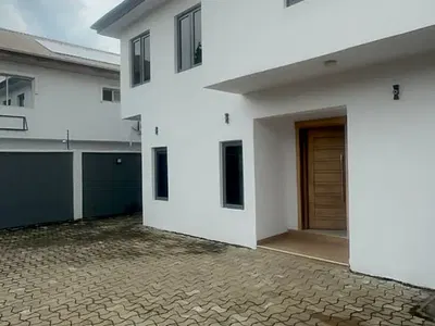 5 Bedrooms Detached Duplex with 2 Rooms BQ