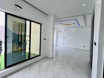Luxury 5 Bedroom Fully Detached Duplex with Excellent Facility
