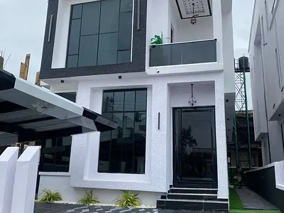 5 Bedroom Fully Detached Duplex with Ample Parking Space