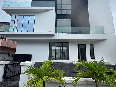 5 Bedroom Fully Detached Duplex and Fully Fitted Kitchen
