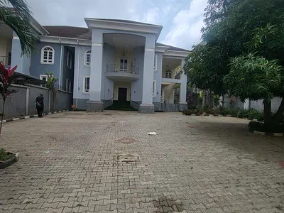 A Well Built 5bedroom Detached Duplex with BQ at Diplomatic Zone