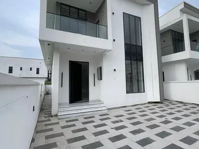 Luxury 4-Bedroom Detached Duplex with Excellent Facility