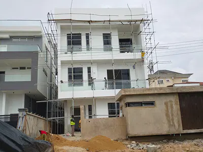 5 Bedrooms Fully Detached Waterfront House in Ikoyi