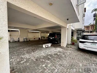 Luxury 2 Bedroom Apartment with Swimming Pool & Gym