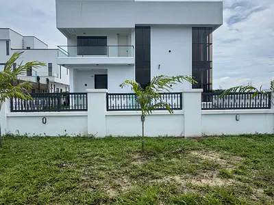 Direct Brief: Massive 4bedroom Detached House