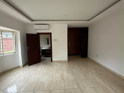 Luxury 4 Bedroom Apartment with BQ & Swimming Pool