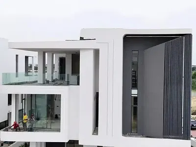 Beautiful 5 Bedroom Detached Duplex