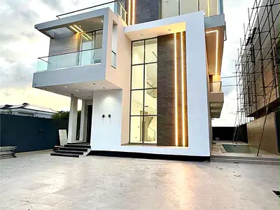 Luxury 5-Bedroom Detached House*nn