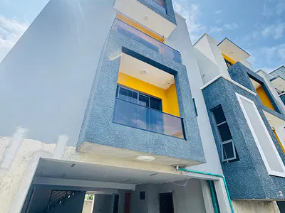 Beautiful 4-Bedroom Terrace Duplex
