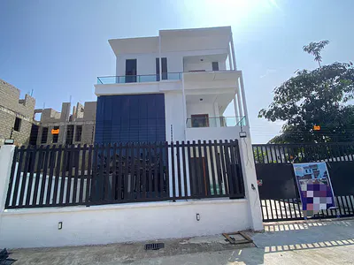 Modern 5bedroom Fully Detached Duplex with BQ, Pool &cinema Available