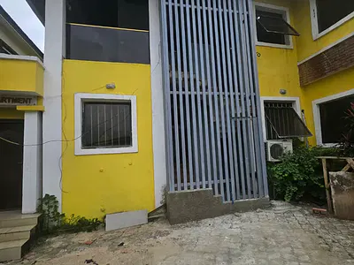 Well Maintained 2 Bedroom Flat Apartment