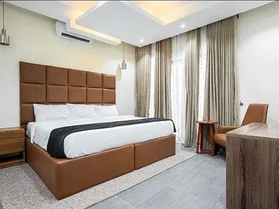 2 Bedrooms Flat
