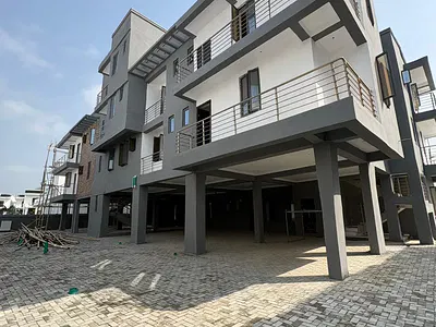 Sharp 2 Bedroom Flat Apartment