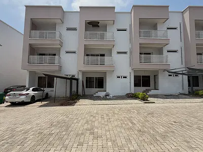 4 Bedroom Terrace