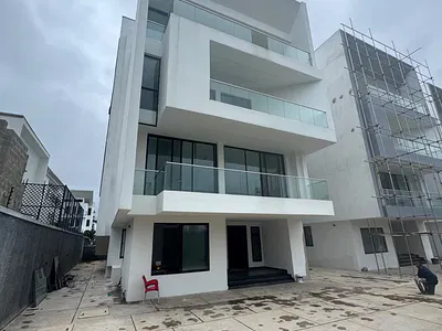 Direct Exclusive Listing in Banana Island