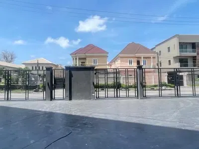 : Brand New 4 Bedroom Maisonette