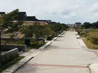 Land in a Fast Growing Luxury Estate