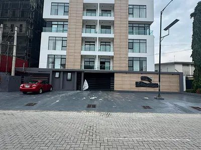 Modern 3 Bedroom Apartment