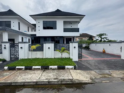 Elegantly Beautiful Six (6) Bedroom Detached Duplex