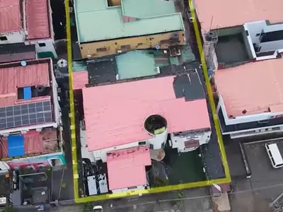1, 050SQM of Land with Demolishable Building