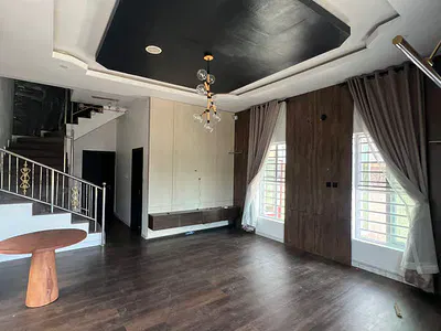 Well Maintained 4 Bedroom Fully Detached.