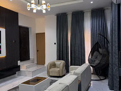 A Stylish and Fully Serviced 2-Bedroom Apartment