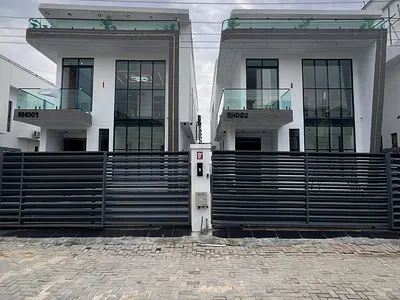 Contemporary 5 Bedroom Detached Duplex