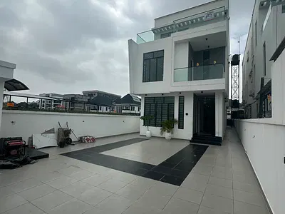 5 Bedroom Fully Detached Duplex