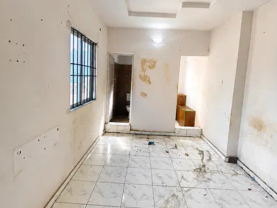Recently Renovated Room Self-Contained (Upstairs)