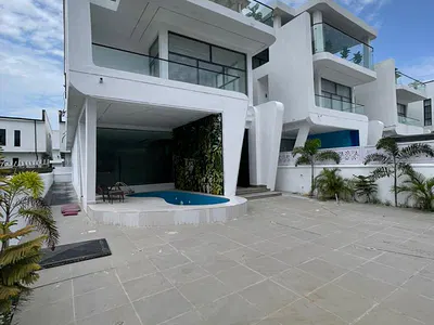 Luxury 5 Bedroom Fully Detached Duplex with Excellent Facility