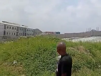 6 Hectares, Residential