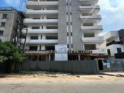 3 Bedroom Apartment with Rooftop Pool, Gym, BQ in Secure Estate