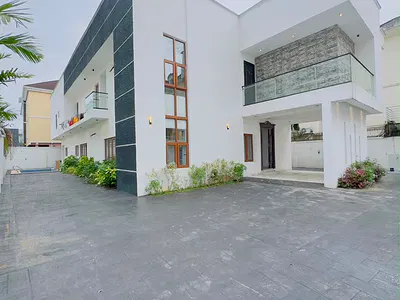 5 Bedroom Detached Duplex