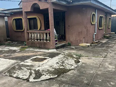 Solid 3-Bedroom Bungalow with 3 Legal Paperworks